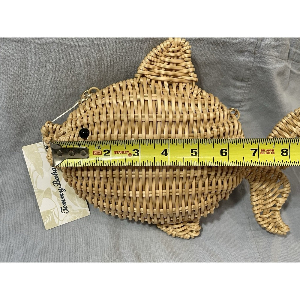 NEW Tommy Bahama Woven Natural Color Wicker Shoulder Bag Purse - Fish Shape - Picture 4 of 5